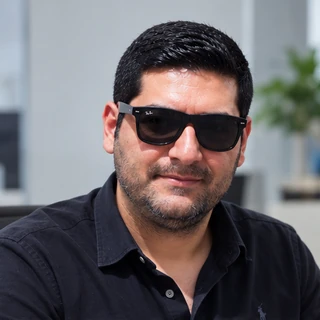 Portrait of Jahansazan team member 1