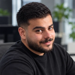 Portrait of Jahansazan team member 5